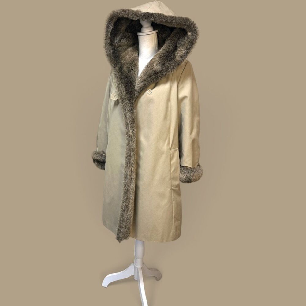 Vintage 1970s Forecaster Boston Hooded Faux Fur Trim Coat Taupe ILGWU 9/10
